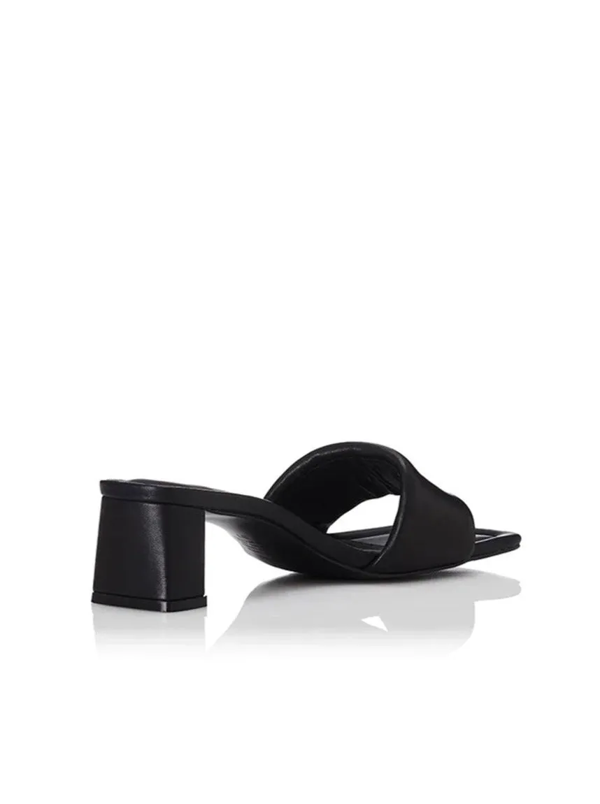 Alias Mae Ari Heel in Black