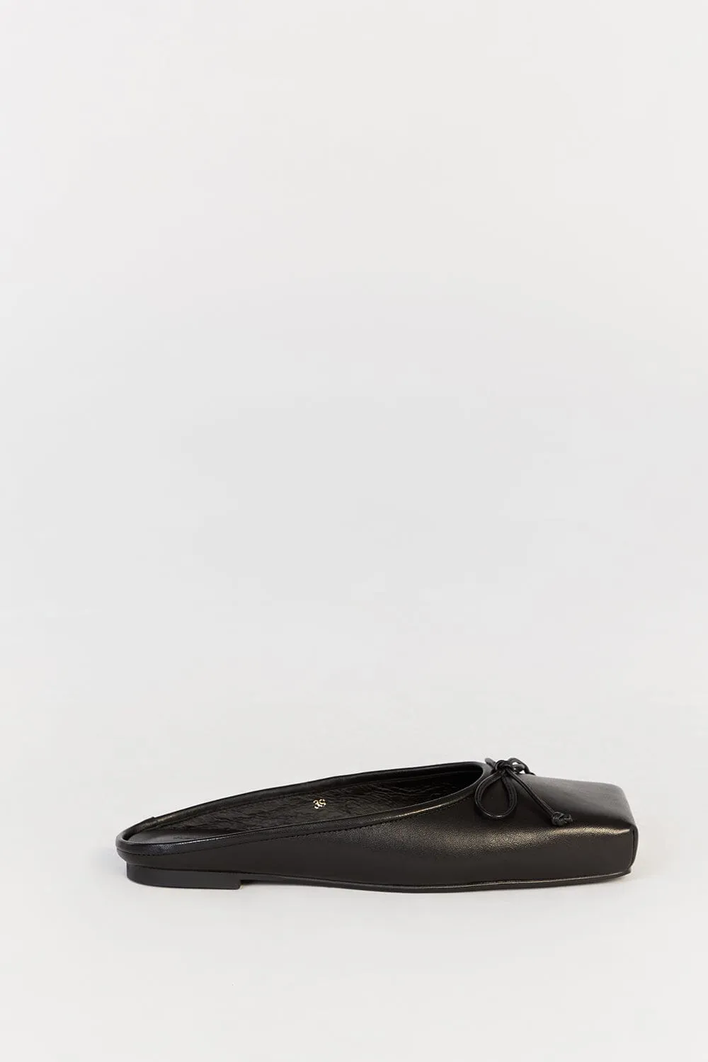 ALIAS MAE YOLANDA BLACK FLAT