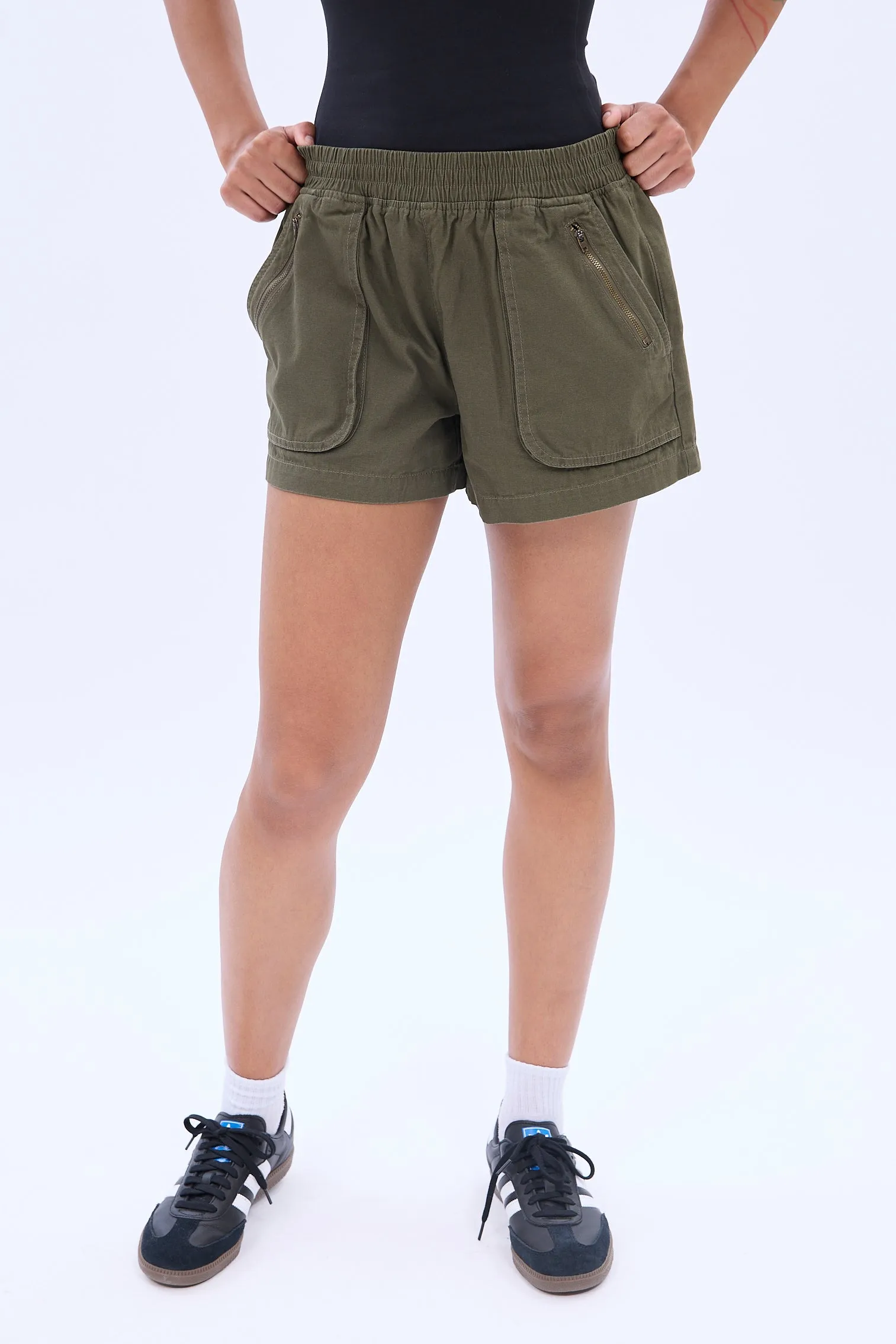 Mid Rise Zip Cargo Twill Short