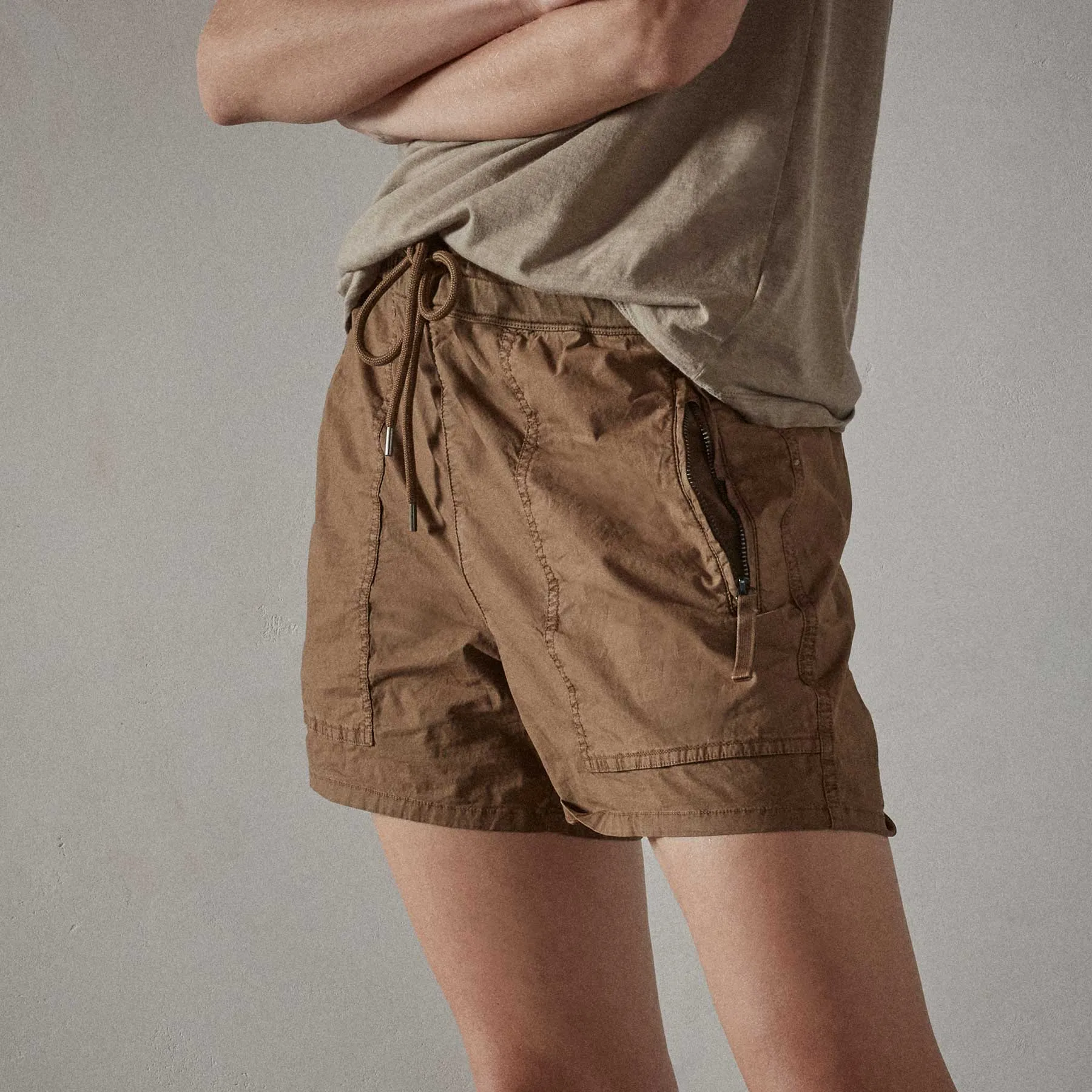 Zip Pocket Utility Short - Acorn Pigment